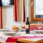 Marchfeld 1 Apartman *